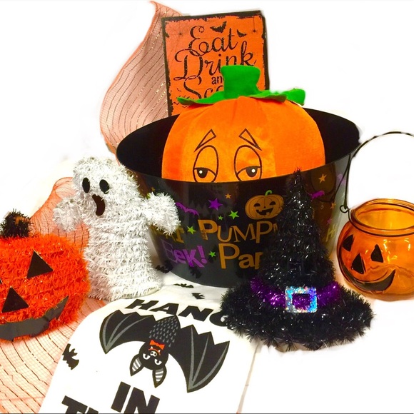 Child’s Halloween Decorations Not Scary (Mystery Box) - Picture 2 of 12